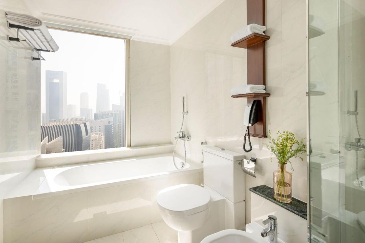 Dusit & -