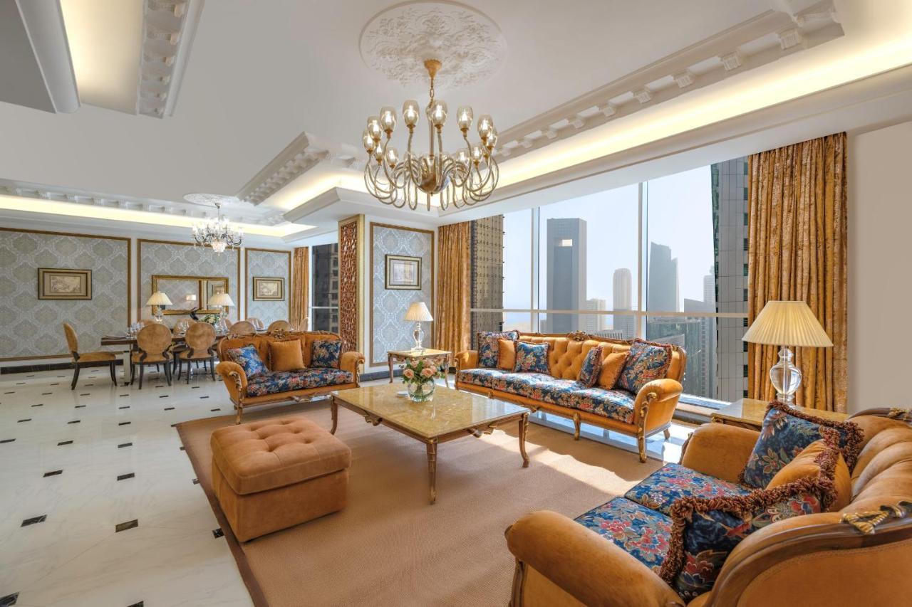 Dusit & -