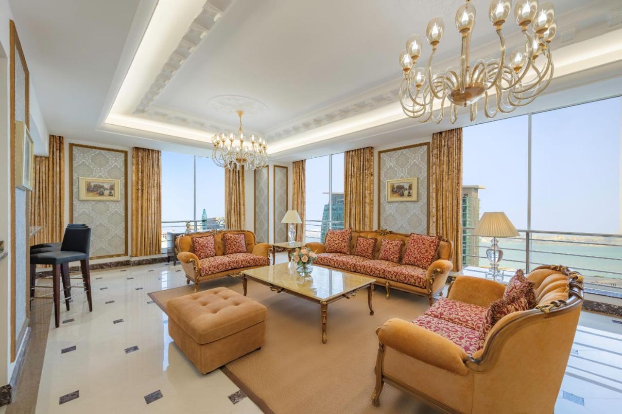 Dusit & - 5*