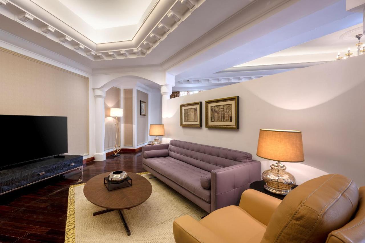 Dusit & - 5*