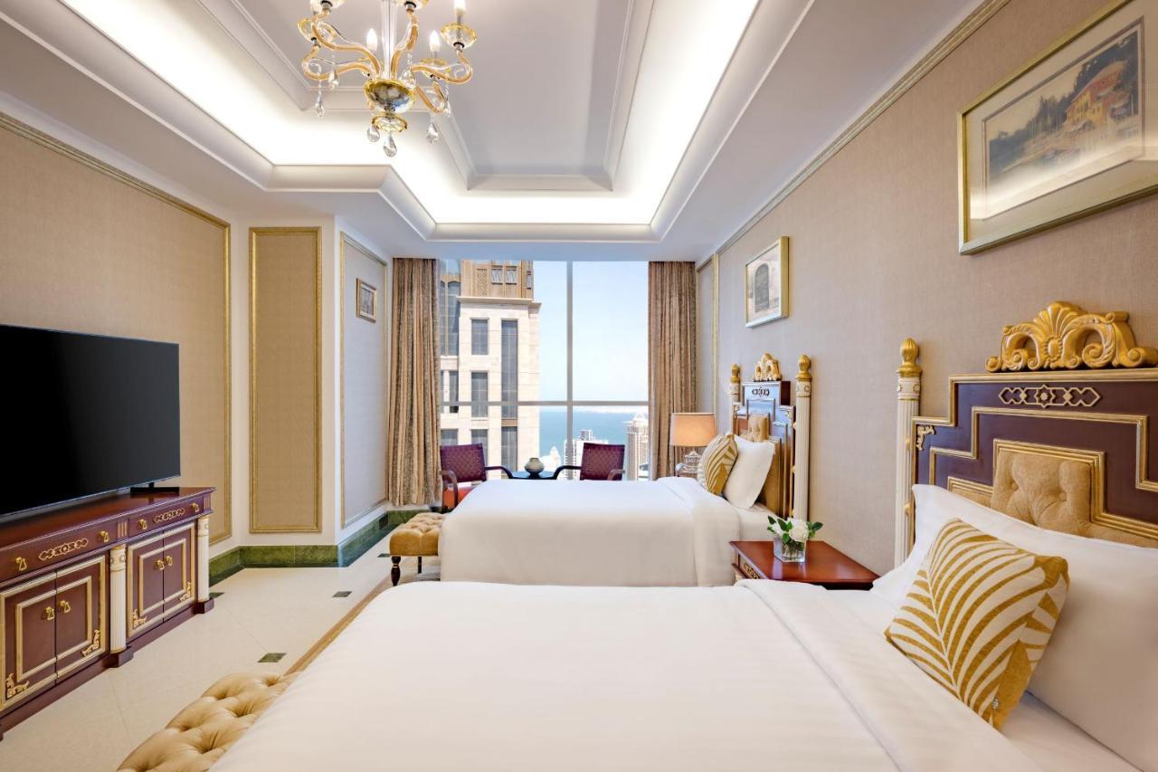 Hotel Dusit & -