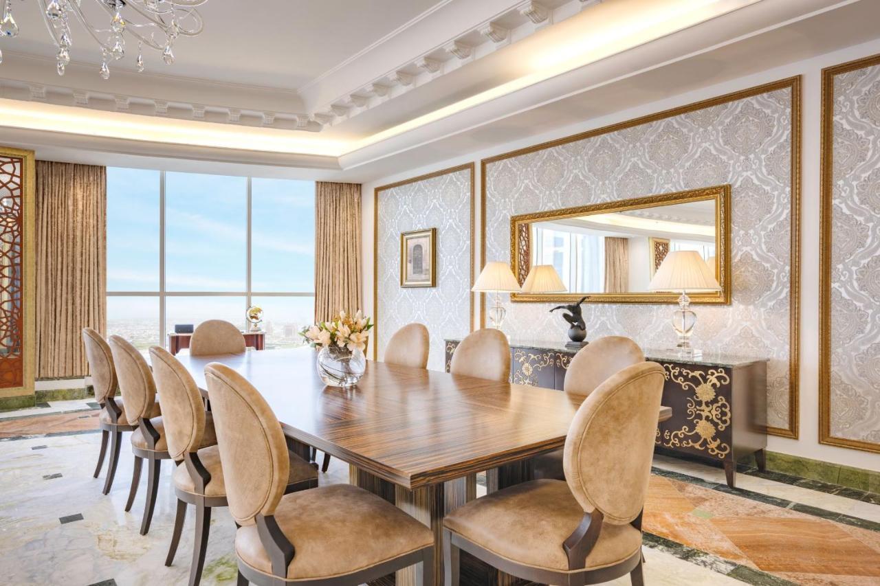 Hotel Dusit & -