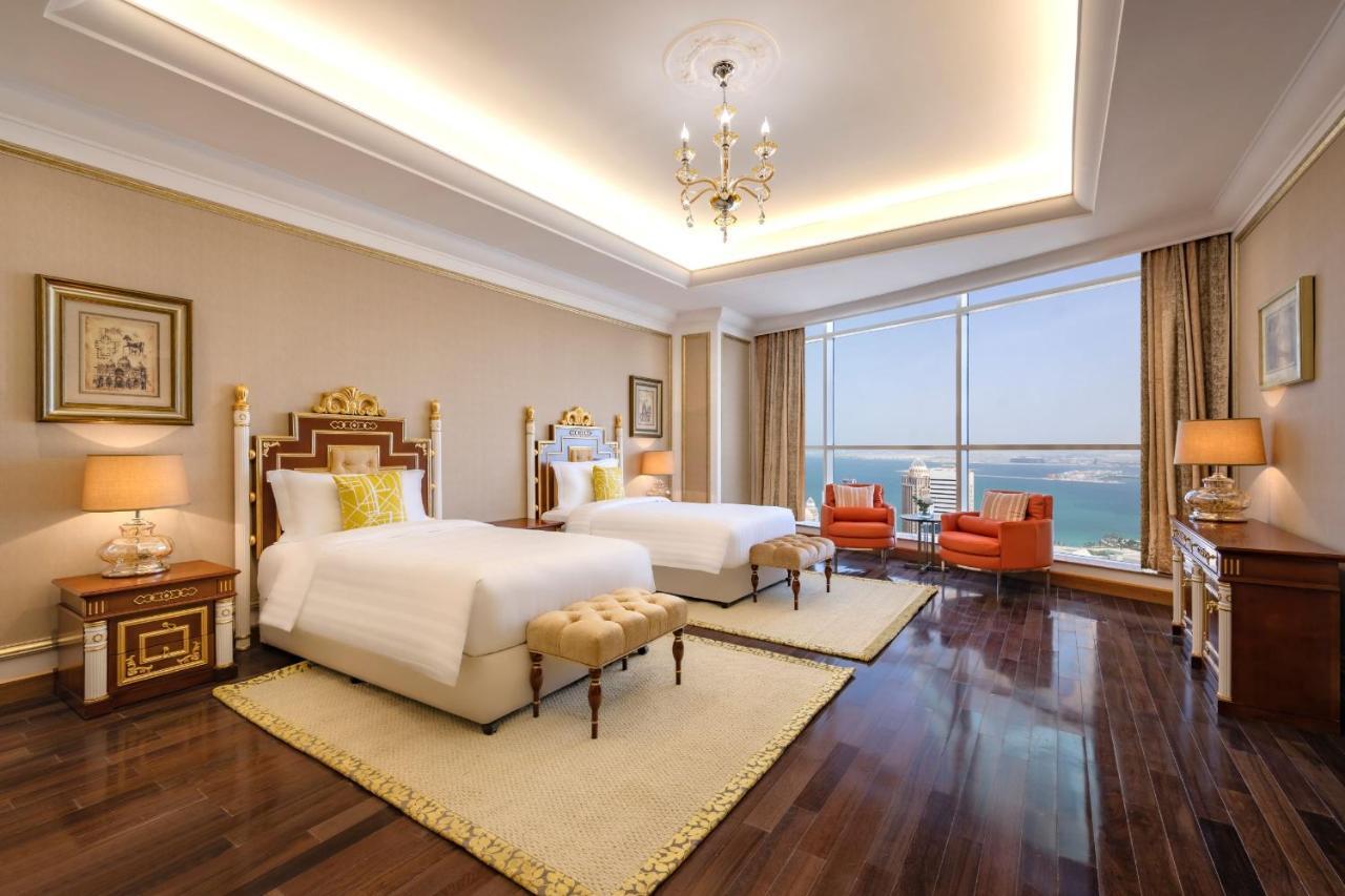 Dusit & -