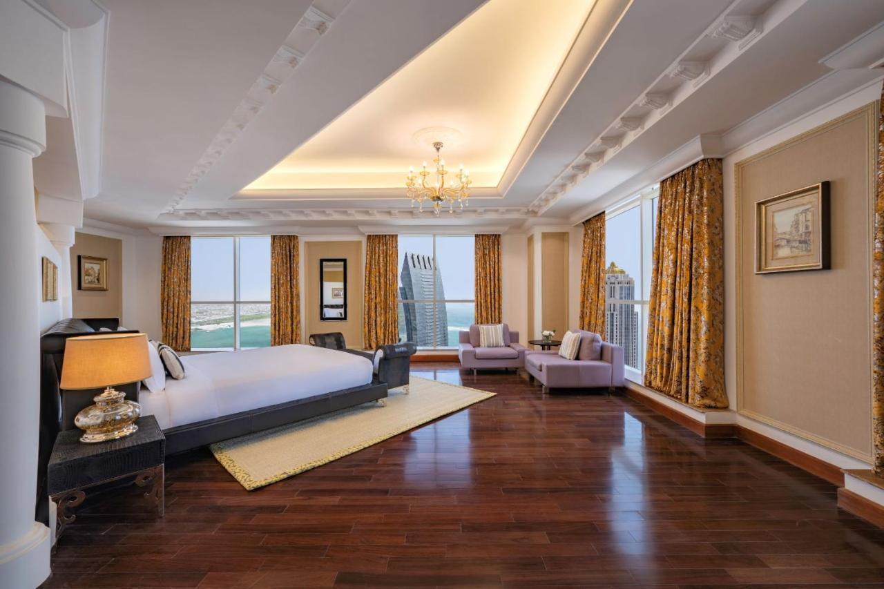 Dusit & - 5*